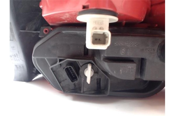 Recambio de piloto trasero izquierdo para renault megane ii (bm0/1_, cm0/1_) 1.5 dci referencia OEM IAM 8200413214 89038181 