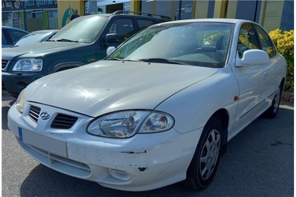 hyundai lantra berlina (rd) del año 2001
