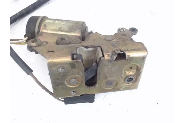 Recambio de cierre electromagnetico trasero derecho para ford sierra fastback (gbc) 2.3 referencia OEM IAM 6141067  