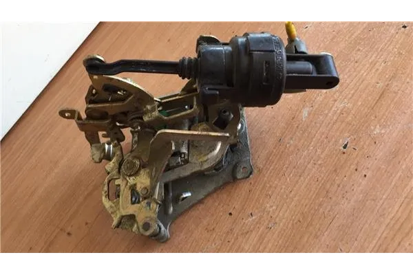 Recambio de cierre electromagnetico trasero derecho para mercedes-benz clase c (bm 202) berlina 1.8 180 (202.018) referencia OEM