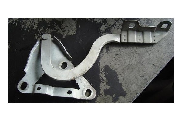 Recambio de bisagra capo izquierda para opel combo furgón/ranchera familiar 1.3 cdti 16v referencia OEM IAM 180296  