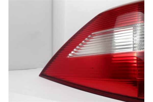 Recambio de piloto trasero izquierdo para renault megane ii sedán (lm0/1_) 1.5 dci referencia OEM IAM 8200142682  