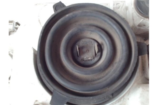Recambio de faro delantero izquierdo para nissan vanette cargo (hc23) referencia OEM IAM 260607C002  