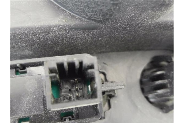 Recambio de embellecedor consola central para citroen c2 1.4 hdi referencia OEM IAM 9637999777  