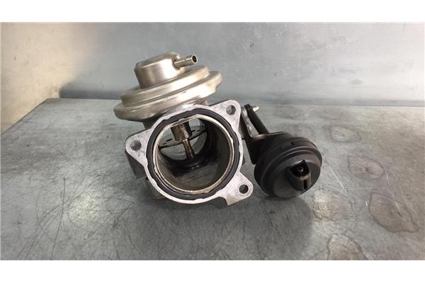 Recambio de egr para volkswagen golf iv berlina (1j1) 1.9 tdi referencia OEM IAM 038129637B  