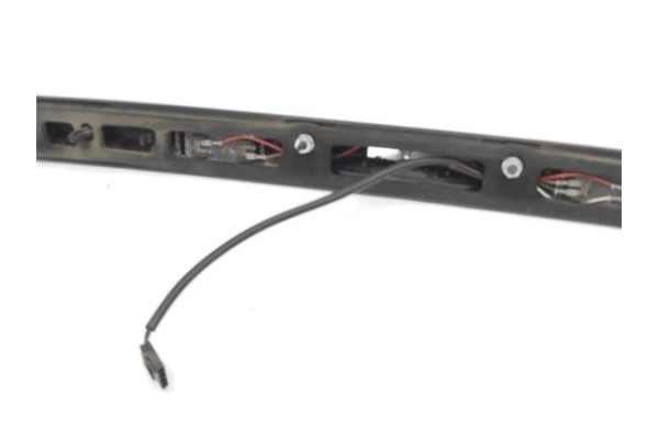 Recambio de moldura porton trasero para saab 9-3 berlina 1.9 tid referencia OEM IAM 12786790  