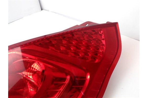 Recambio de piloto trasero derecho para ford fiesta vi 1.4 tdci referencia OEM IAM 8A611444  