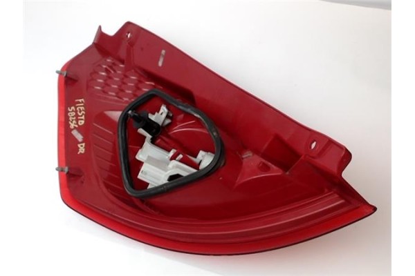 Recambio de piloto trasero derecho para ford fiesta vi 1.4 tdci referencia OEM IAM 8A611444  