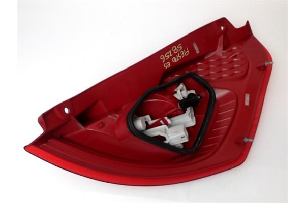 Recambio de piloto trasero izquierdo para ford fiesta vi 1.4 tdci referencia OEM IAM 8A6113405A  