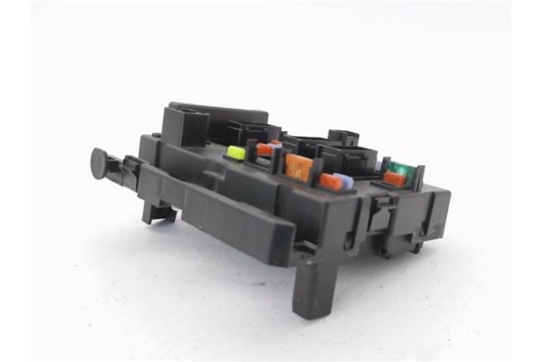 Recambio de caja fusibles/rele para peugeot 206 1.6 xs referencia OEM IAM 9657608780  