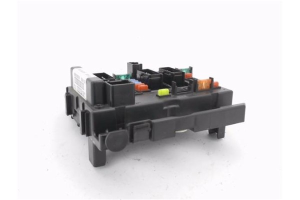Recambio de caja fusibles/rele para peugeot 206 1.6 xs referencia OEM IAM 9657608780  