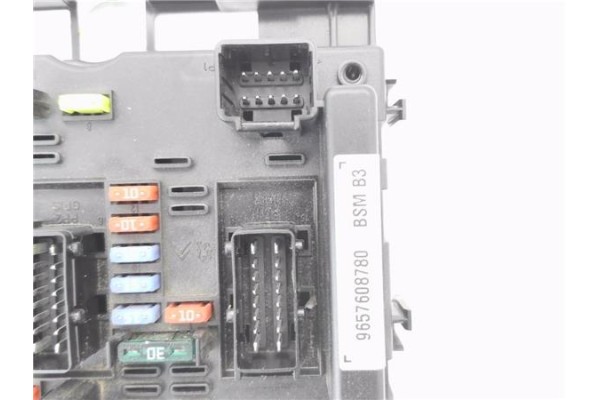 Recambio de caja fusibles/rele para peugeot 206 1.6 xs referencia OEM IAM 9657608780  