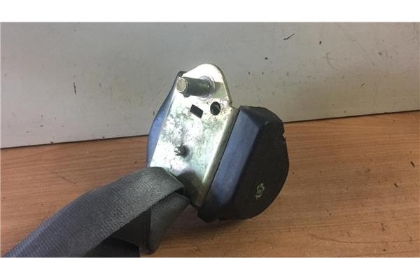 Recambio de juego cinturones delantero para nissan trade furgón 2.0 d referencia OEM IAM   