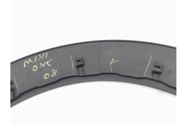 Recambio de aletin trasero izquierdo para mini mini (r50,r53) 1.4 one d referencia OEM IAM 11412910 7157105 