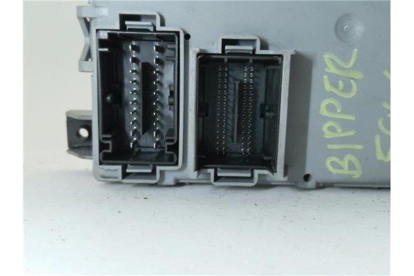 Recambio de caja fusibles/rele para peugeot bipper 1.4 básico referencia OEM IAM 1368890080  