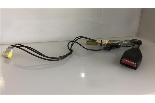 Recambio de anclaje cinturon delantero izquierdo para renault clio ii fase ii (b/cb0)(2001) 1.9 alize [1,9 ltr. - 59 kw dti dies
