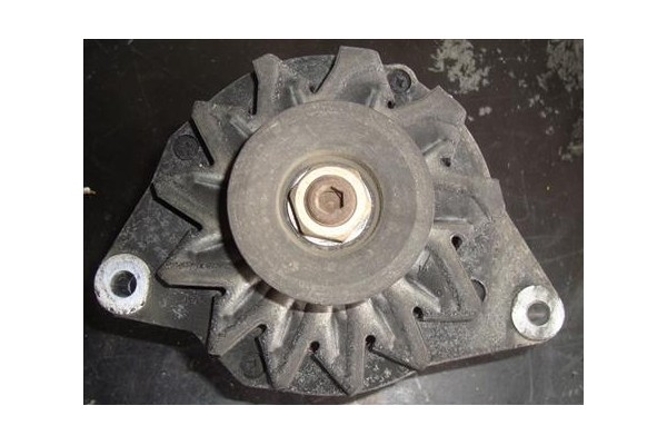 Recambio de alternador para peugeot 205 ii (20a/c) 1.3 referencia OEM IAM 570563  