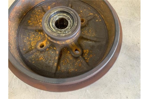 Recambio de disco freno trasero derecho para citroen c3 1.1 i referencia OEM IAM 4211A8  