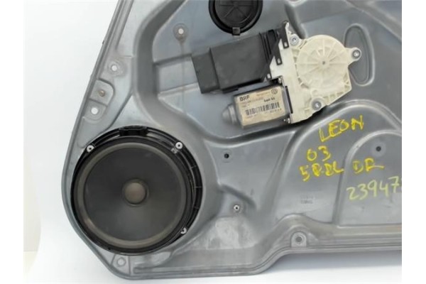 Recambio de elevalunas electrico delantero derecho para seat leon (1m1) 1.6 sports limited referencia OEM IAM 1M0837756 05074240