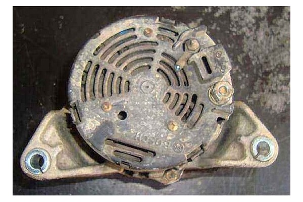 Recambio de alternador para opel corsa b 1.0 i 12v referencia OEM IAM 90534472 0123100005 