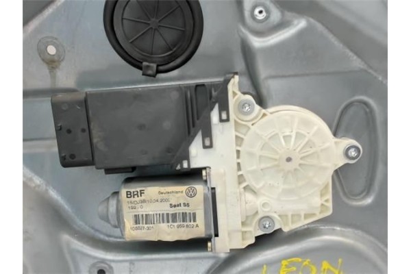 Recambio de elevalunas electrico delantero derecho para seat leon (1m1) 1.6 sports limited referencia OEM IAM 1M0837756 05074240