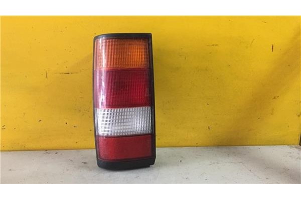 Recambio de piloto trasero izquierdo para opel kadett d (1979) 1.2 básico berlina [1,2 ltr. - 39 kw] referencia OEM IAM GM396081