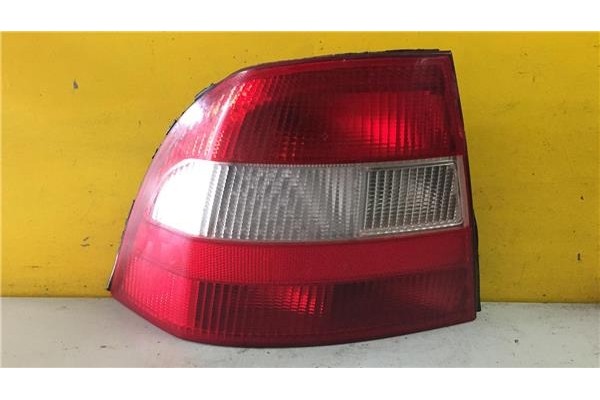 Recambio de piloto trasero izquierdo para opel vectra b berlina (1995) 2.0 básico (1999) [2,0 ltr. - 100 kw 16v cat (x 20 xev / 