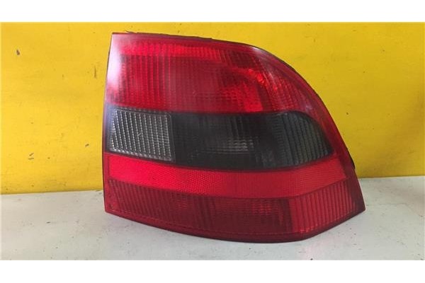 Recambio de piloto trasero derecho para opel vectra b berlina (1995) 1.6 cd [1,6 ltr. - 55 kw] referencia OEM IAM 90568052  
