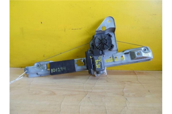 Recambio de mecanismo elevalunas trasero derecho para renault megane ii (bm0/1_, cm0/1_) 1.4 16v referencia OEM IAM 8201010921  
