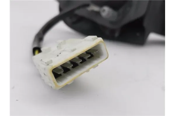 Recambio de autoradio para seat ibiza berlina (6j5) 1.6 tdi referencia OEM IAM 6J0035156  