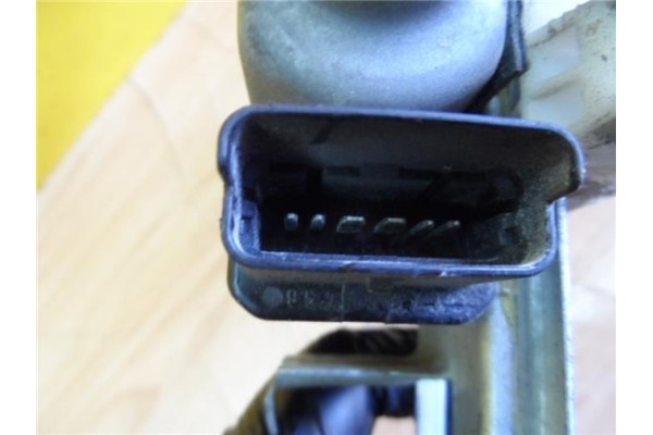 Recambio de mecanismo elevalunas trasero derecho para renault megane ii (bm0/1_, cm0/1_) 1.4 16v referencia OEM IAM 8201010921  