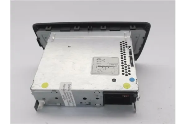Recambio de autoradio para seat ibiza berlina (6j5) 1.6 tdi referencia OEM IAM 6J0035156  