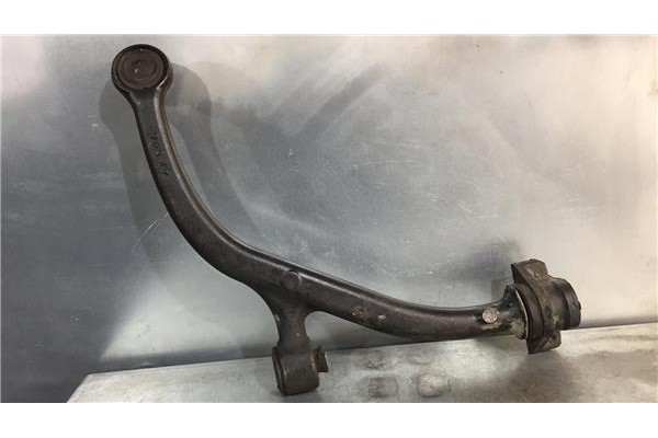 Recambio de brazo suspension delantero izquierdo para citroen saxo 1.6 vts 16v referencia OEM IAM 352092  