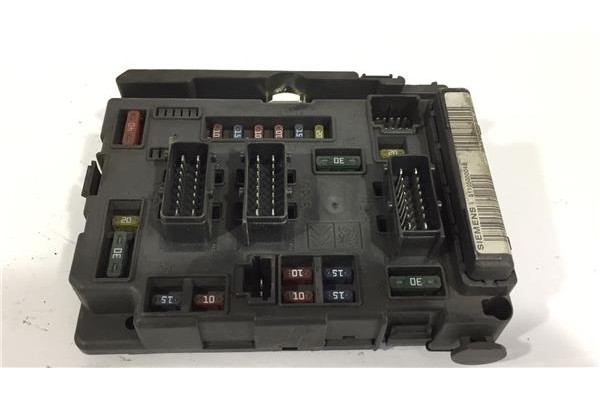 Recambio de caja fusibles/rele para citroen c5 berlina (2001) 2.2 hdi exclusive [2,2 ltr. - 98 kw hdi fap cat (4hx / dw12ed4)] r