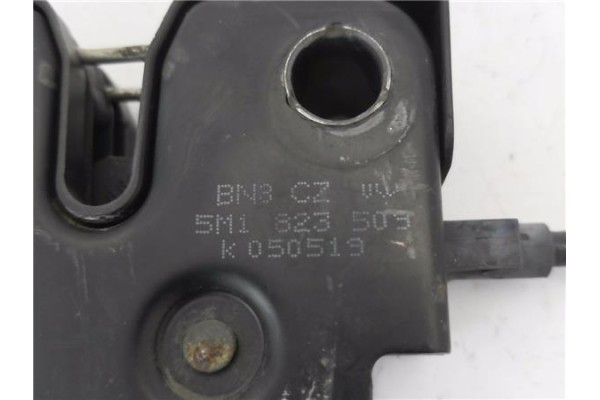 Recambio de cerradura capo para volkswagen golf v plus (5m1) 1.9 tdi referencia OEM IAM 5M1823509  