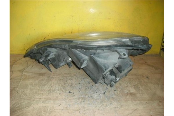 Recambio de faro delantero dcho para renault trafic ii furgón 2.0 29 cn referencia OEM IAM 7700311372  