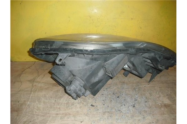 Recambio de faro delantero izquierdo para renault trafic ii furgón 2.0 29 cn referencia OEM IAM 7700311371  