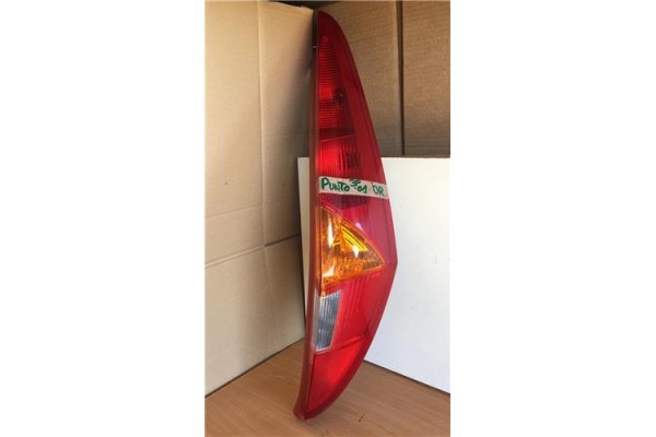 Recambio de piloto trasero derecho para fiat punto ii berlina (188)(1999) 1.2 16v elx [1,2 ltr. - 59 kw 16v cat] referencia OEM 