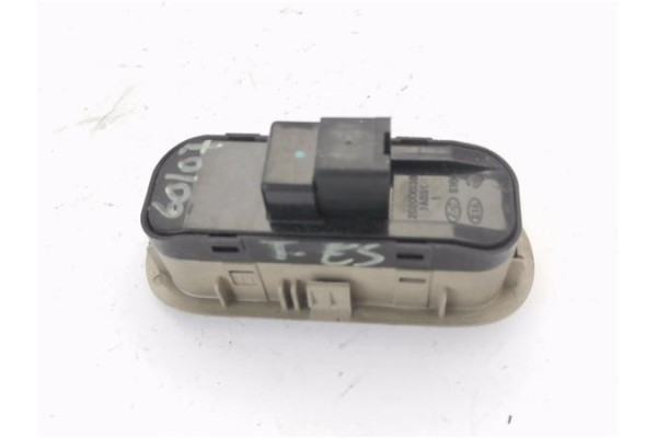 Recambio de mando elevalunas trasero izquierdo para kia carnival 2.9 crdi referencia OEM IAM 202006138  