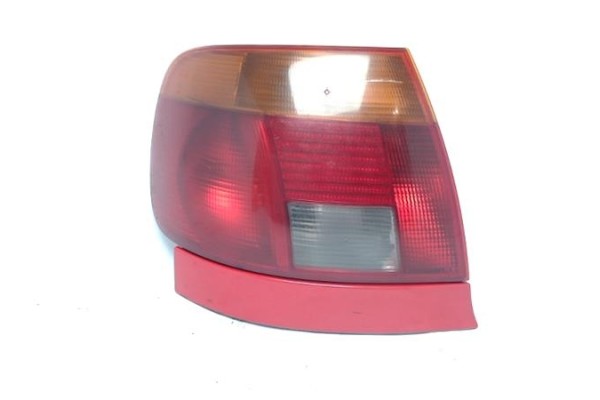 Recambio de piloto trasero izquierdo para audi a4 berlina (b5) referencia OEM IAM 8D9945111  