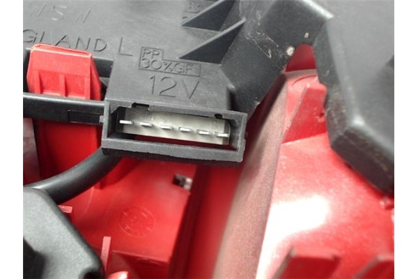 Recambio de piloto trasero izquierdo para audi a4 berlina (b5) referencia OEM IAM 8D9945111  