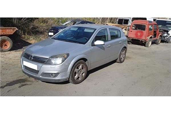 opel astra h berlina del año 2004