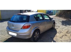 opel astra h berlina del año 2004