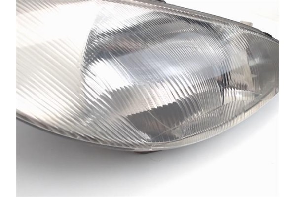 Recambio de faro delantero dcho para peugeot 206 referencia OEM IAM 6205S7  