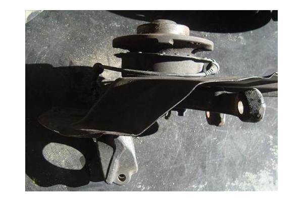 Recambio de mangueta delantero izquierda para bmw serie 3 berlina (e46) 2.0 320d referencia OEM IAM 31211096429  