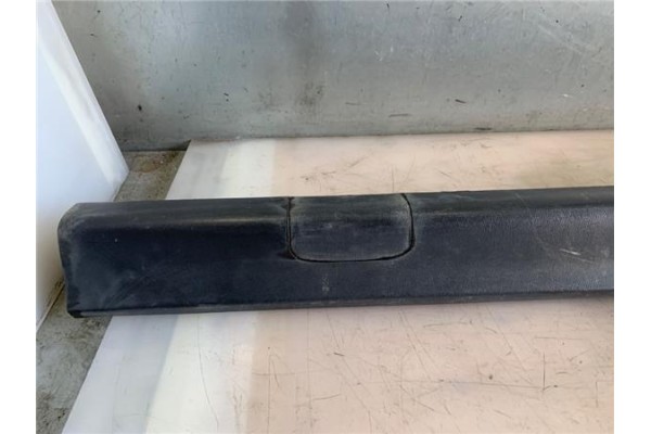 Recambio de spoiler talonera lat. izquierda para opel corsa c 1.2 twinport referencia OEM IAM I3501311  