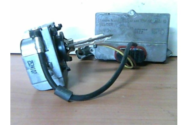 Recambio de centralita luces para audi a6 avant (4b5) 3.0 quattro referencia OEM IAM 5DV00829000  