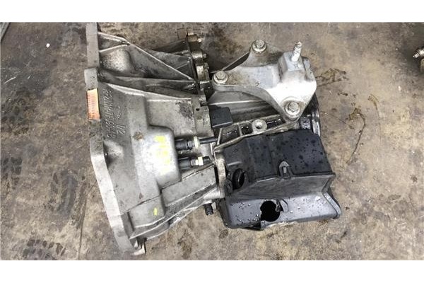 Recambio de caja cambios manual para ford fiesta (cbk) 1.4 ambiente referencia OEM IAM RF2N1R7F096AB M2N1R7002EB 