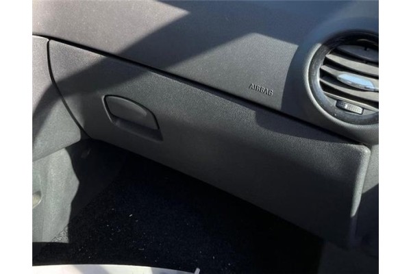 Recambio de guantera salpicadero para opel corsa d 1.3 cdti referencia OEM IAM 13205263 13205274 