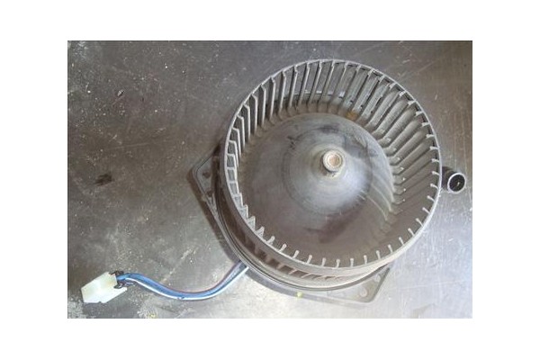 Recambio de motor calefaccion para nissan vanette cargo (hc23) 2.3 d referencia OEM IAM 272207C302 0130111154 